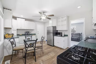 205 Villa Road, Streamwood, IL 60107 - Photo 6