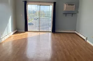 143 W Elk Trail, Carol Stream, IL 60188 - Photo 2