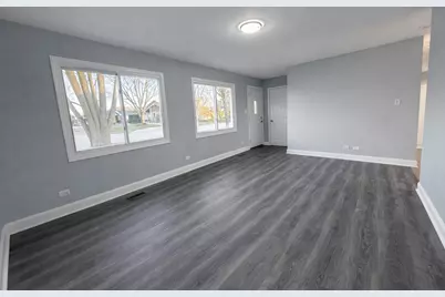 5522 W Celebrity Circle, Hanover Park, IL 60133 - Photo 6