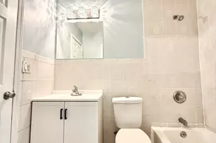 5522 W Celebrity Cir, Hanover Park, IL 60133 - Photo 12