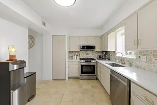 16032 Crystal Creek Dr, Orland Park, IL 60462 - Photo 10