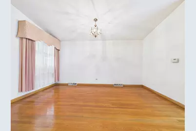 9275 Clancy Drive, Des Plaines, IL 60016 - Photo 8