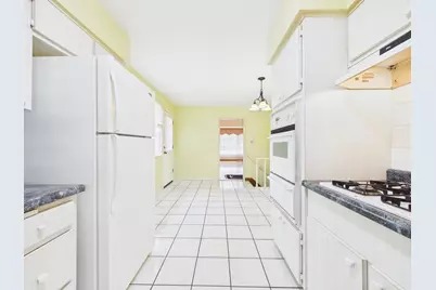 9275 Clancy Drive, Des Plaines, IL 60016 - Photo 12