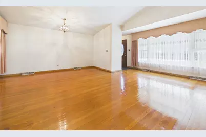 9275 Clancy Drive, Des Plaines, IL 60016 - Photo 4