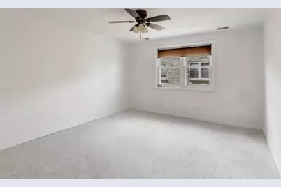 2501 W Bryn Mawr Avenue #507, Chicago, IL 60659 - Photo 8