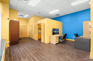 974 W 35th Pl, Chicago, IL 60609 - Photo 6