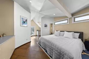 2334 W Medill Ave, Chicago, IL 60647 - Photo 14