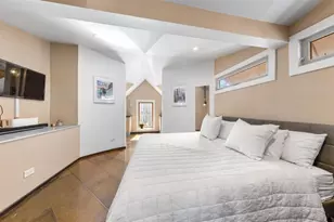 2334 W Medill Ave, Chicago, IL 60647 - Photo 14