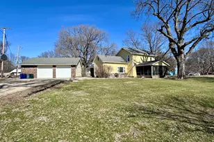 307 2nd St W, Lyndon, IL 61261 - Photo 2
