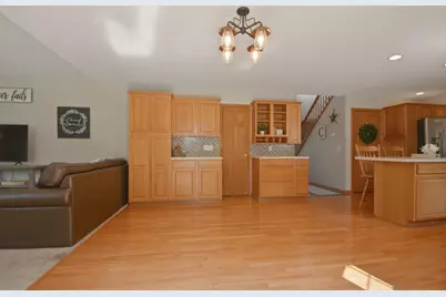 104 Hunter Court, Hudson, IL 61748 - Photo 32