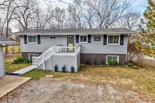 152 Beachview Ct, Varna, IL 61375 - Photo 2