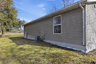 23007 Lovell Rd, Sycamore, IL 60178 - Photo 12