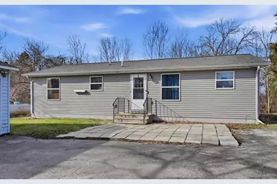 23007 Lovell Road, Sycamore, IL 60178 - Photo 2