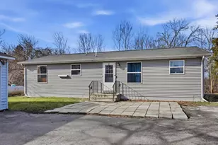 23007 Lovell Rd, Sycamore, IL 60178 - Photo 2