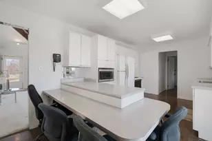 736 Clohesey Dr, Buffalo Grove, IL 60089 - Photo 8