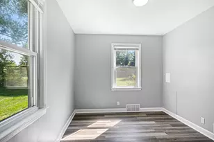 1725 E 158th St, South Holland, IL 60473 - Photo 12