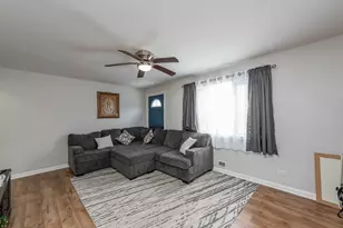 10383 W Yorkhouse Rd, Beach Park, IL 60087 - Photo 4