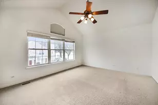 808 Old Checker Rd, Buffalo Grove, IL 60089 - Photo 16