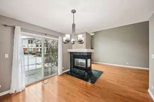 808 Old Checker Rd, Buffalo Grove, IL 60089 - Photo 6