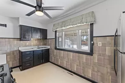 17714 Burnham Avenue, Lansing, IL 60438 - Photo 8