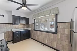 17714 Burnham Ave, Lansing, IL 60438 - Photo 8