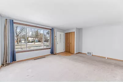 17714 Burnham Avenue, Lansing, IL 60438 - Photo 4