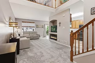 136 Durango Dr, Gilberts, IL 60136 - Photo 2