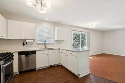 6763 Roanoake Court, Gurnee, IL 60031 - Photo 8