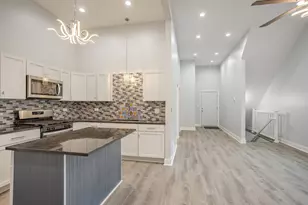 1013 W 18th Pl, Chicago, IL 60608 - Photo 24