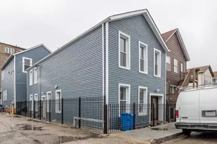 1013 W 18th Pl, Chicago, IL 60608 - Photo 40