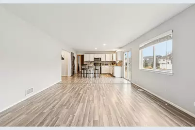 2410 Miriam Avenue, Zion, IL 60099 - Photo 4