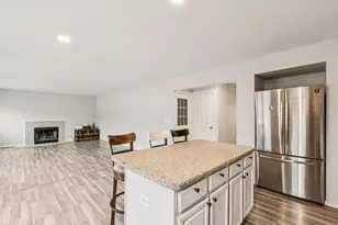 2410 Miriam Ave, Zion, IL 60099 - Photo 6