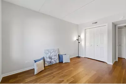 7011 W Touhy Avenue #205, Niles, IL 60714 - Photo 10