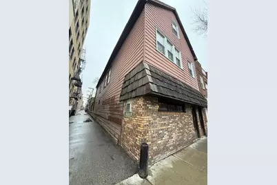 1015 W Belmont Avenue, Chicago, IL 60657 - Photo 2
