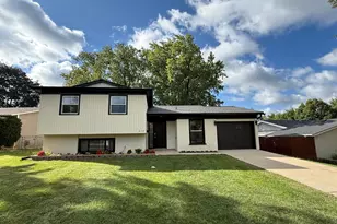 615 Nolan Ave, Glendale Heights, IL 60139 - Photo 2