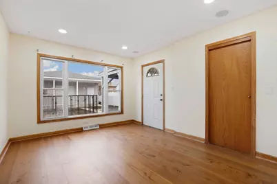 2821 W 102nd Street, Evergreen Park, IL 60805 - Photo 8