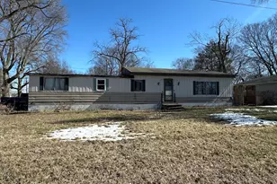 819 5th Ave, Erie, IL 61250 - Photo 2