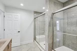 9815 Lawrence Ct, Schiller Park, IL 60176 - Photo 18