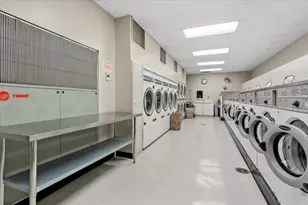 1460 N Sandburg St, Chicago, IL 60610 - Photo 16