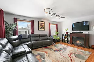 419 Roland Ave, Rockford, IL 61107 - Photo 4