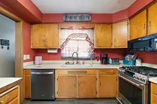 419 Roland Ave, Rockford, IL 61107 - Photo 8