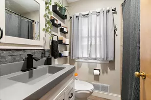 419 Roland Ave, Rockford, IL 61107 - Photo 12