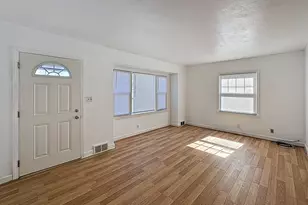 14 Blackhawk Hills Ct, Rock Island, IL 61201 - Photo 4