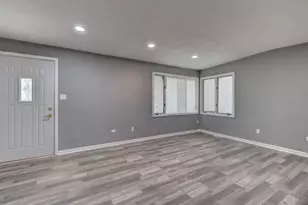 23126 W Oak St, Plainfield, IL 60544 - Photo 2