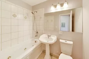 7123 N Damen Ave, Chicago, IL 60645 - Photo 18