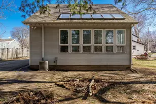 313 Genoa St, Cherry Valley, IL 61016 - Photo 4