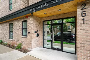 261 Washington Blvd, Oak Park, IL 60304 - Photo 2