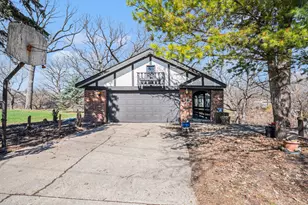 812 Sunset Dr, Shorewood, IL 60404 - Photo 1