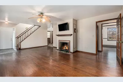 812 Sunset Drive, Shorewood, IL 60404 - Photo 6