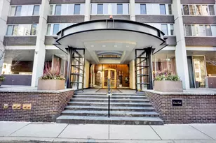 1 E Schiller St, Chicago, IL 60610 - Photo 2